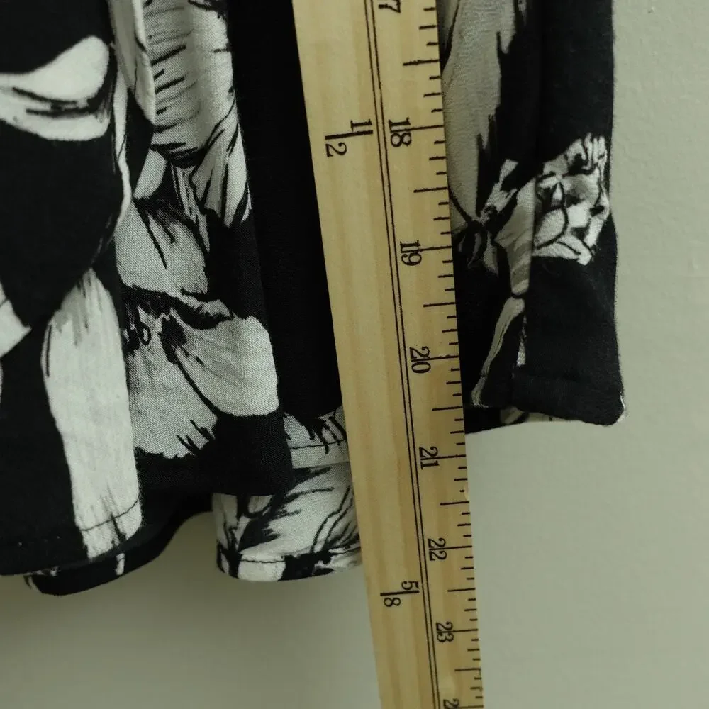 White House Black Market Womens Flutter Mini Skirt White Floral Pattern Size 8